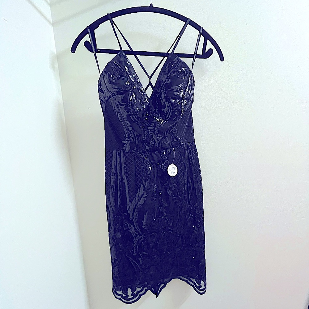 Formal Black Sequenced Strap Midi